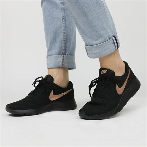 nike sneakers dames sale zwart|latest nike women's sneakers.